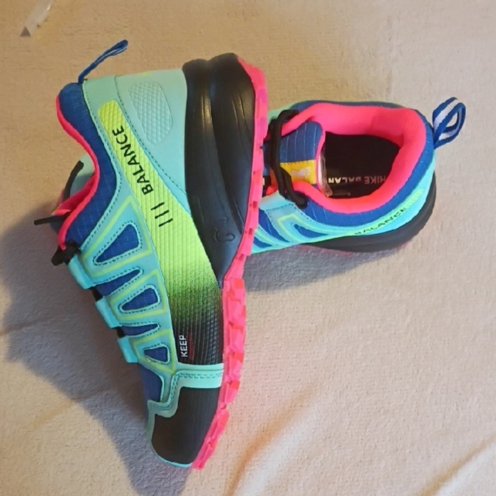 Balance Women's Teal and Pink Athletic Shoes